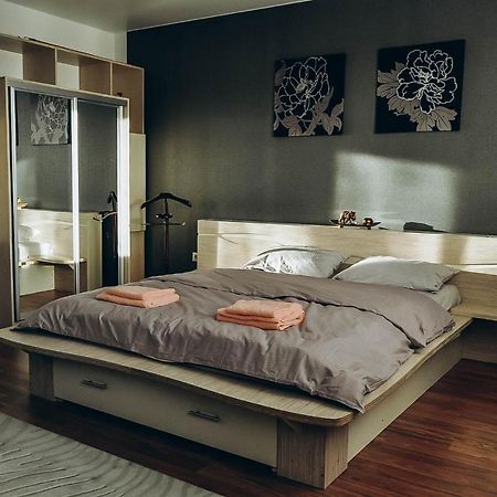 Apartment Pinsk Buitenkant foto