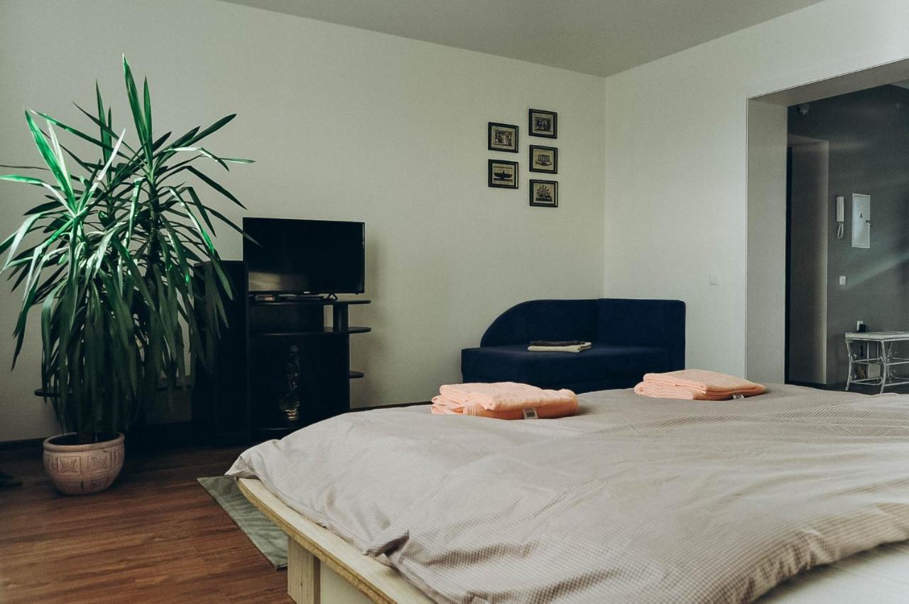 Apartment Pinsk Buitenkant foto